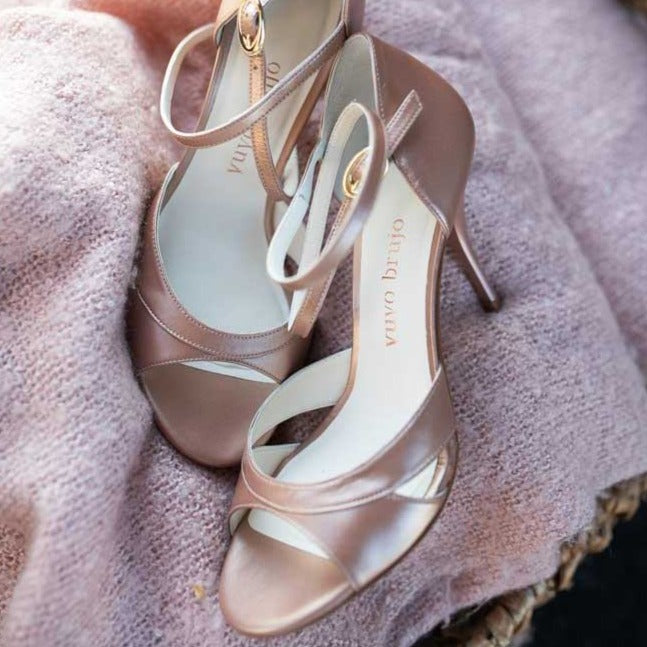 Amazon.com | TNXZ 6Cm Wedding Shoes for Bride Peep Toe Satin Bridesmaid  Shoes Slingback Ankle Strap Buckle Kitten Heel Wedding Reception Shoes,Champagne,5.5  | Pumps